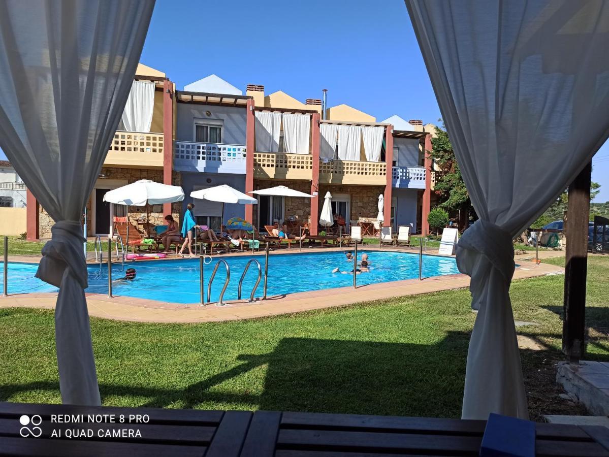 Ydna Family Hotel Apartments Посіді Екстер'єр фото