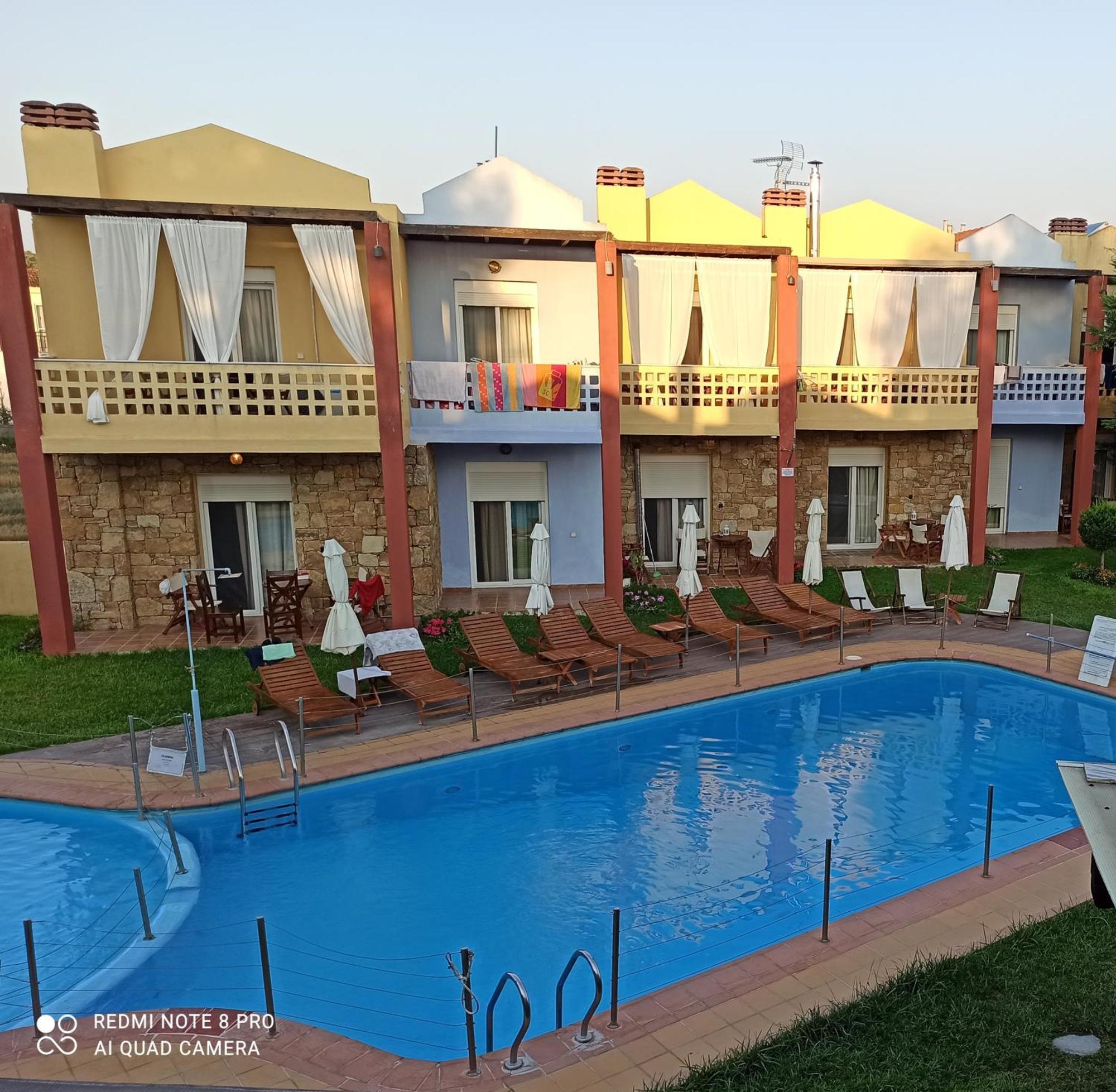 Ydna Family Hotel Apartments Посіді Екстер'єр фото
