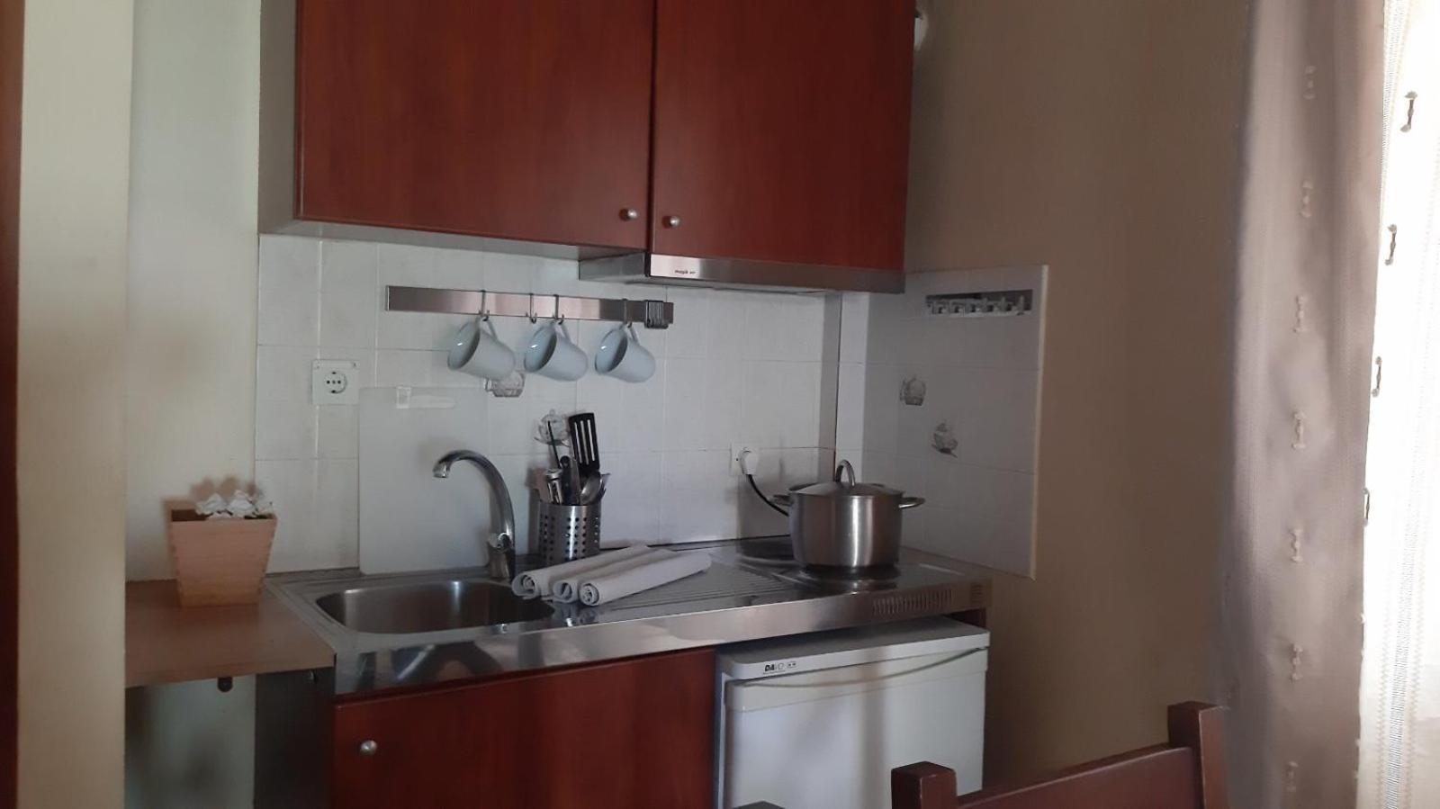 Ydna Family Hotel Apartments Посіді Екстер'єр фото